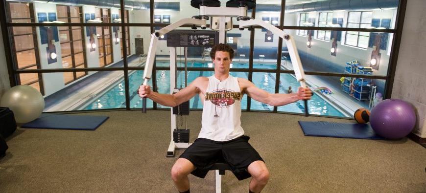 Student in weightroom